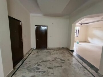 Room in 4 BHK Apartment at RWA Surya Vihar, Sector 21 – for Rent
