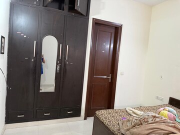 Furnished Amenities in 3 BHK Apartment at Relaxo Apartment, Sector 46 – for Rent
