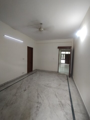 Room in 2 BHK Builder Floor at Ansal Sushant Lok I, Sector 43 – for Rent