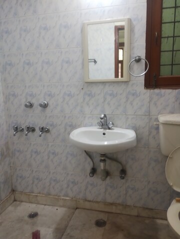 Bathroom in 2 BHK Builder Floor at Ansal Sushant Lok I, Sector 43 – for Rent