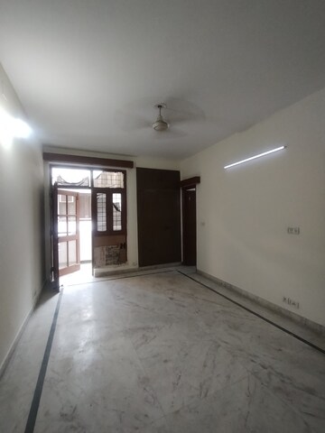 Room in 2 BHK Builder Floor at Ansal Sushant Lok I, Sector 43 – for Rent