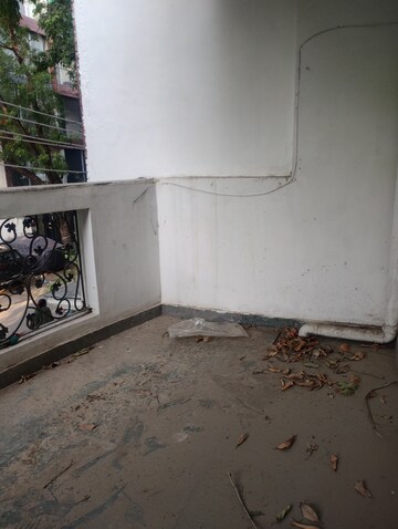 Balcony in 2 BHK Builder Floor at Ansal Sushant Lok I, Sector 43 – for Rent