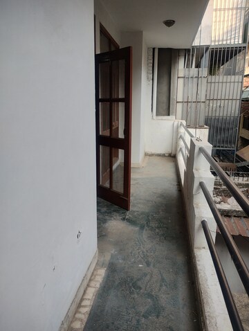 2 BHK Builder Floor – Exterior View View at Ansal Sushant Lok I, Sector 43 - for Rent
