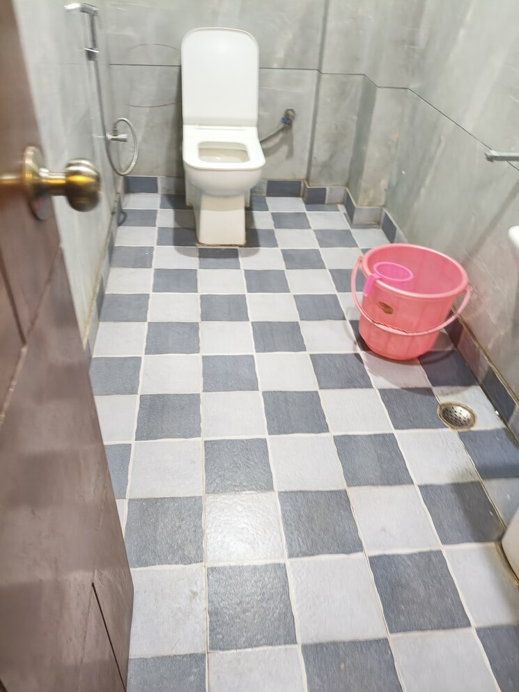 Bathroom, hauz rani 5 Bedroom 1400 Sq.Ft. Villa In Hauz Rani Delhi 8628663