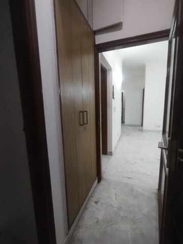 Furnished Amenities in 2.5 BHK Builder Floor at Ansal Sushant Lok I, Sector 43 – for Rent