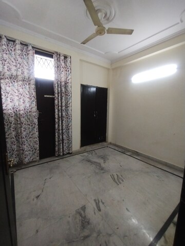 Furnished Amenities in 2.5 BHK Builder Floor at Ansal Sushant Lok I, Sector 43 – for Rent