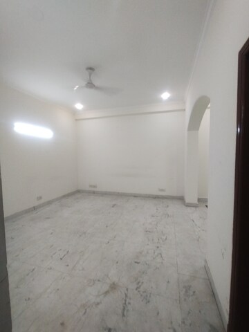 Room in 2.5 BHK Builder Floor at Ansal Sushant Lok I, Sector 43 – for Rent