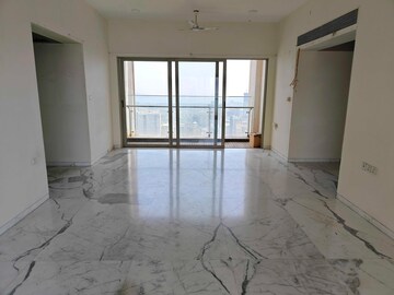 Room in 3 BHK Apartment at Lodha Bellissimo, Mahalaxmi – for Rent