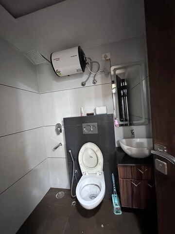Master Bedroom in 4 BHK Builder Floor at Sushant Vyapaar Kendra, Sector 43 – for Rent