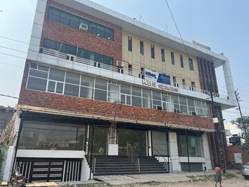  Showroom For Rent in Krishna Nagar