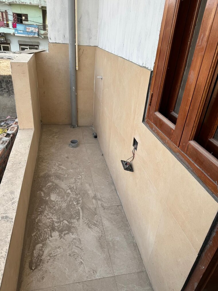 Balcony, sector 73 2 Bedroom 1050 Sq.Ft. Builder Floor In Sector 73 Noida 8628863