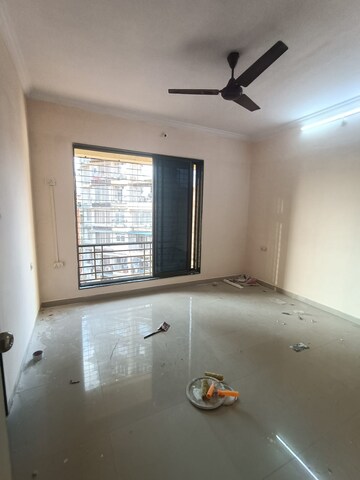 Room in 2 BHK Apartment at Seawoods – for Rent