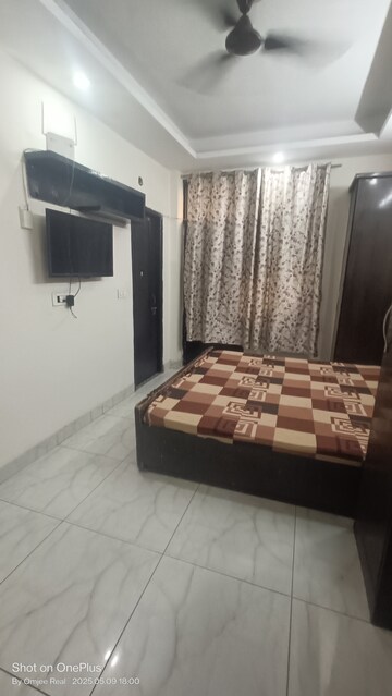 Bedroom in 1 RK Builder Floor at Sushant Vyapaar Kendra, Sector 43 – for Rent