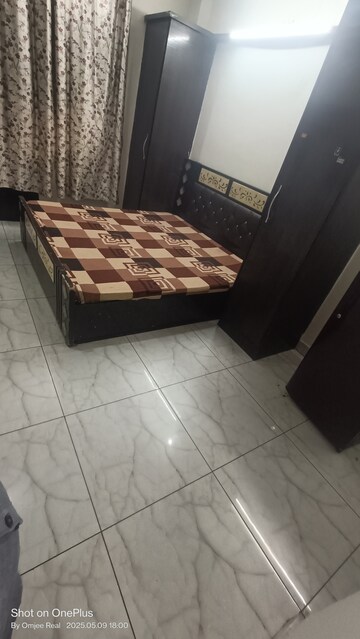 Bedroom in 1 RK Builder Floor at Sushant Vyapaar Kendra, Sector 43 – for Rent
