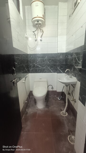 Master Bedroom in 1 RK Builder Floor at Sushant Vyapaar Kendra, Sector 43 – for Rent