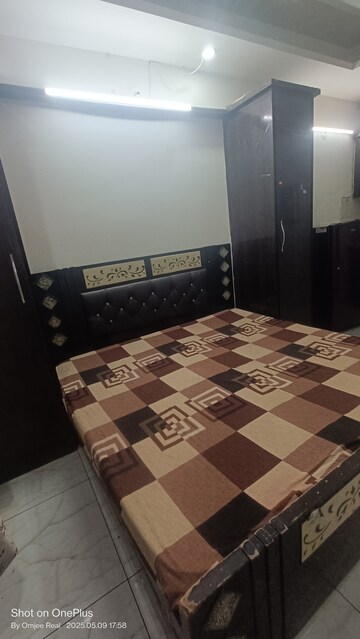 Bedroom in 1 RK Builder Floor at Sushant Vyapaar Kendra, Sector 43 – for Rent