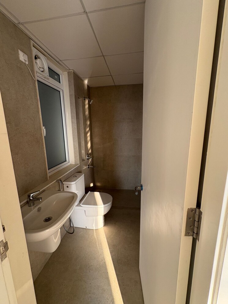 Bathroom, tata-serein 3 Bedroom 964 Sq.Ft. Apartment In Pokhran Road No Two Thane 8628994