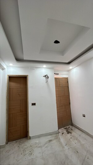 Furnished Amenities in 3 BHK Builder Floor at Sector 73 – for Sale