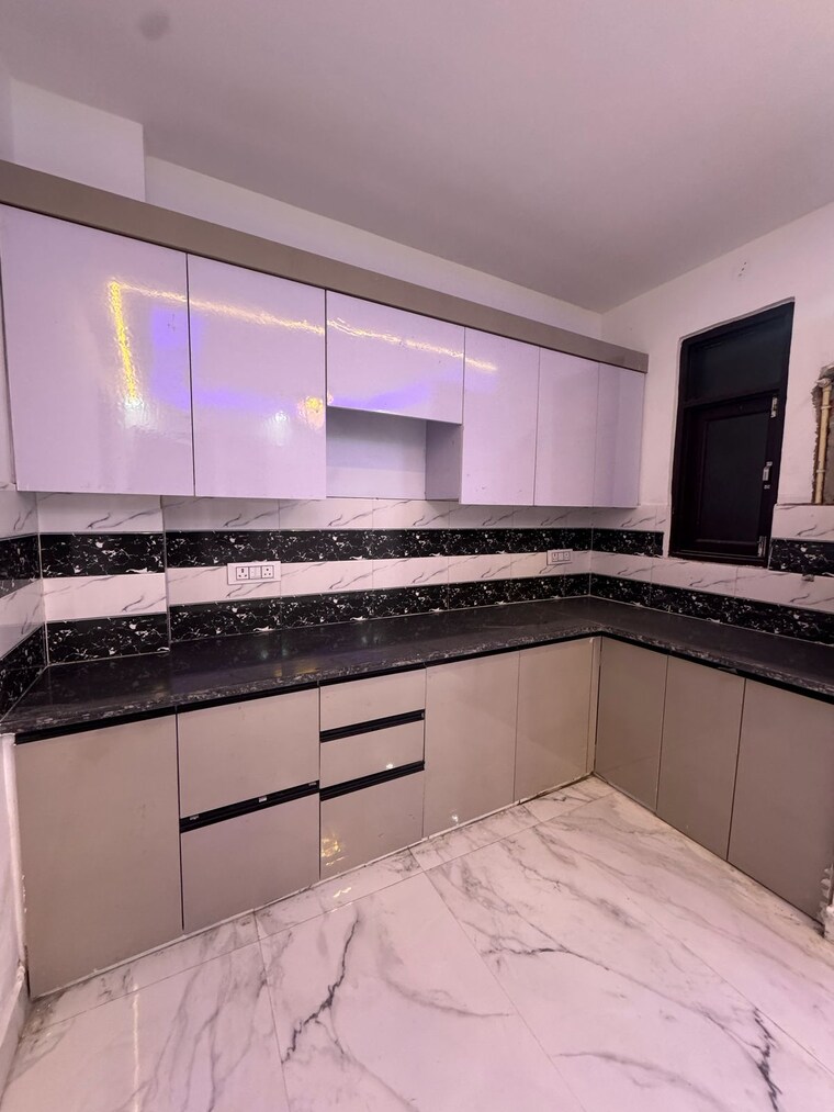 Kitchen, sector 73 3 Bedroom 1550 Sq.Ft. Builder Floor In Sector 73 Noida 8628984