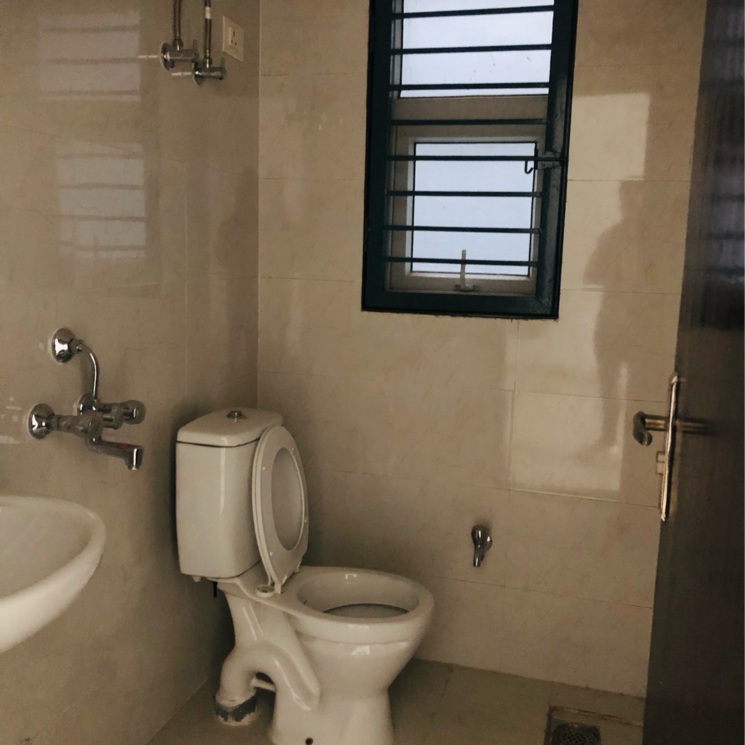 Bathroom, bptp-park-elite-floors 3 Bedroom 250 Sq.Yd. Builder Floor In Sector 75 Faridabad 8629042