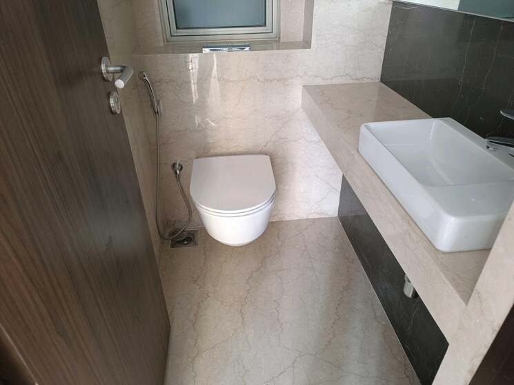 Bathroom, lodha-marquise 4 Bedroom 1525 Sq.Ft. Apartment In Worli Mumbai 8629010