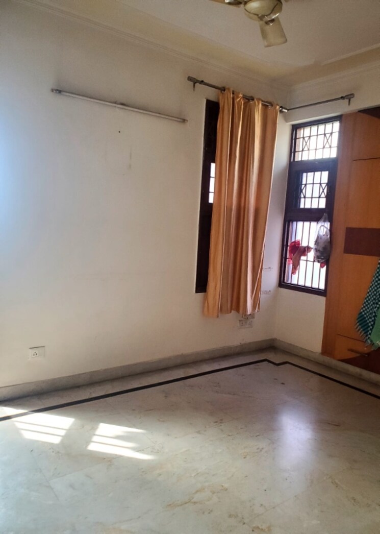 Room, sector 4 dwarka 4 Bedroom 2100 Sq.Ft. Apartment In Sector 4 Dwarka Delhi 8629235