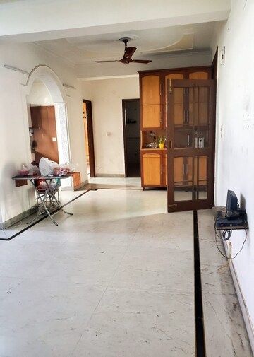 Room in 4 BHK Apartment at Sector 4 Dwarka – for Sale
