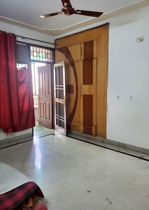 Room in 4 BHK Apartment at Sector 4 Dwarka – for Sale