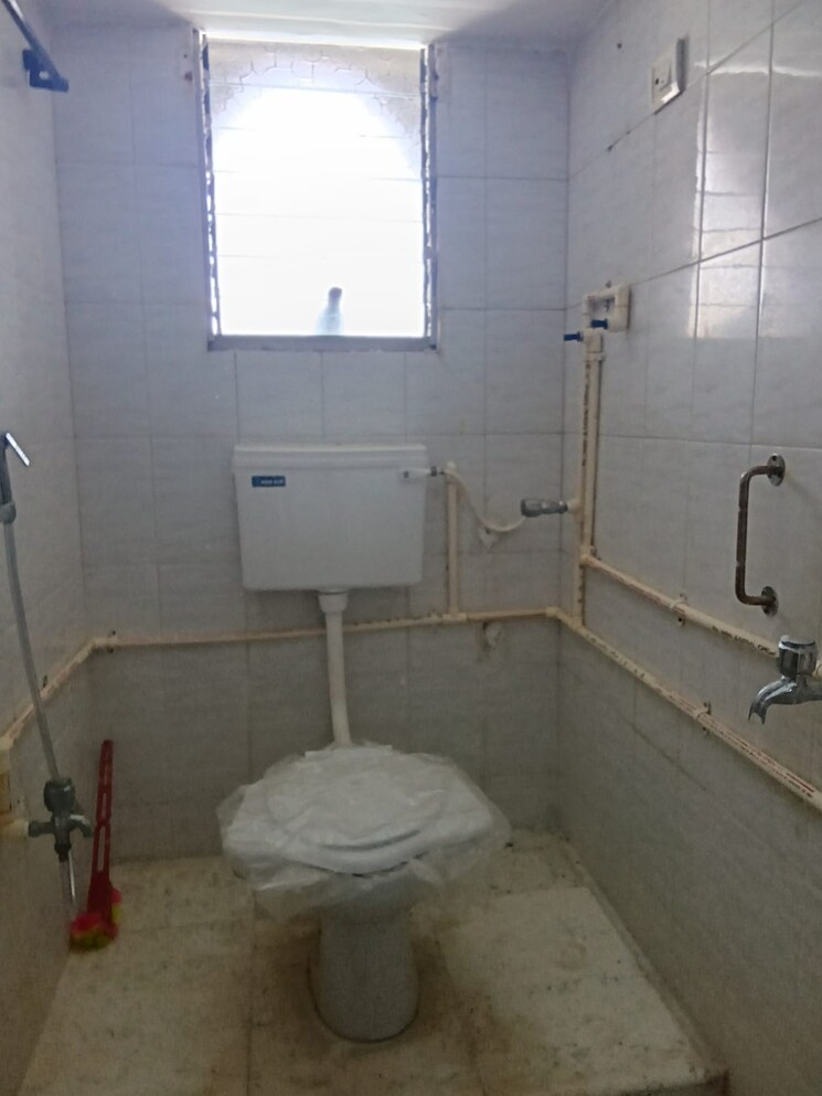 Bathroom, charkop sector 3 3 Bedroom 900 Sq.Ft. Apartment In Charkop Sector 3 Mumbai 8629320
