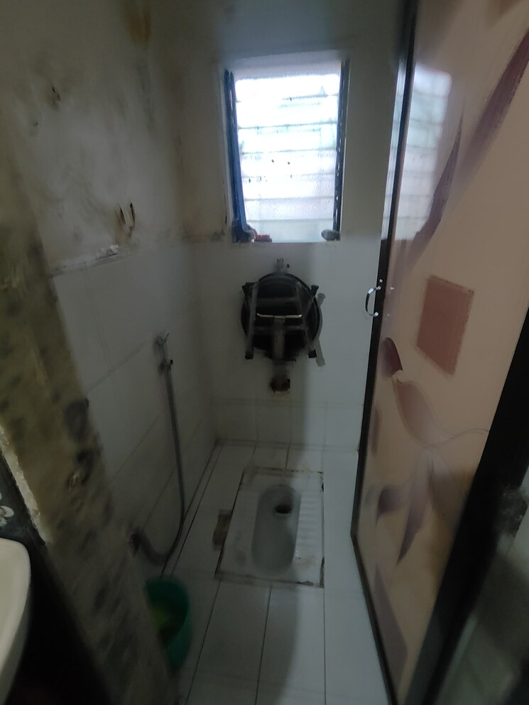 Bathroom, nagesh-tower 1 Bedroom 650 Sq.Ft. Apartment In Vishnu Nagar Thane 8629332