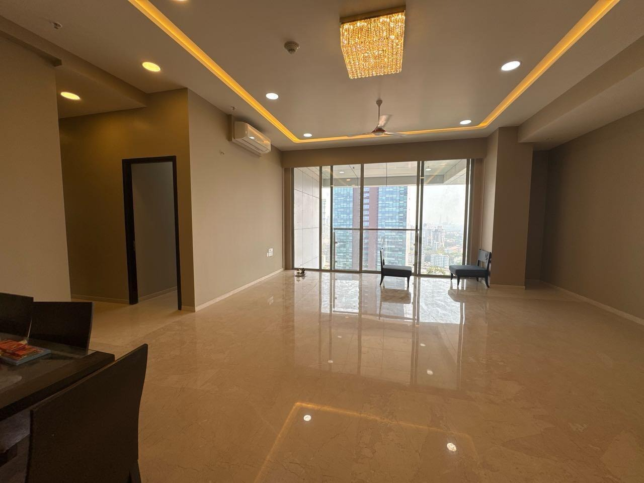 4 BHK + Pooja Room,Servant Room Apartment For Rent in Kohinoor Square Altissimo