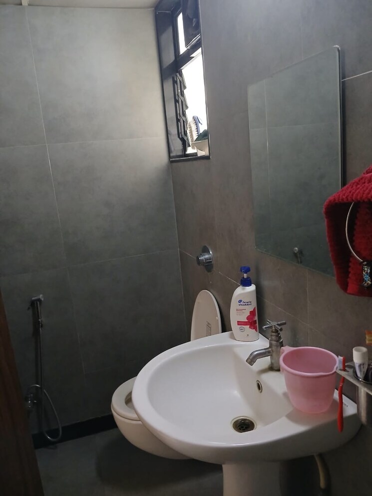 Bathroom, alcon-royce 2 Bedroom 1100 Sq.Ft. Apartment In Kondhwa Pune 8629370