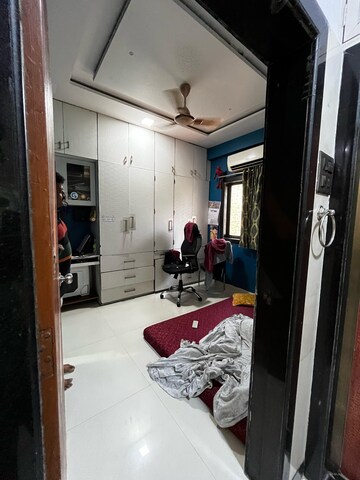 Team Area in 2 BHK Apartment at Sanpada – for Rent