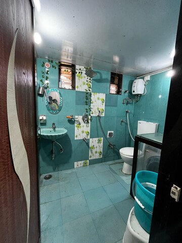 Team Area in 2 BHK Apartment at Sanpada – for Rent
