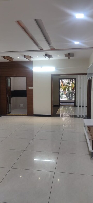 Room in 4 BHK Builder Floor at Lahari Jublee hills, Jubilee Hills – for Rent