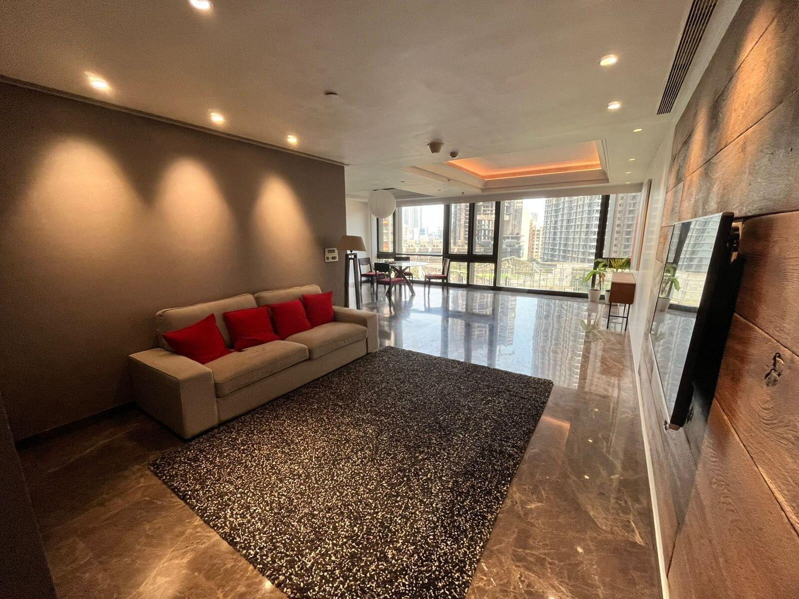 3 BHK + Servant Room Apartment For Rent in Lodha Trump Tower