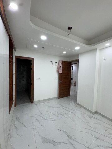Living Room in 2 BHK Builder Floor at Sector 73 – for Sale