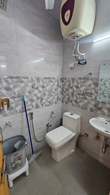 Bathroom in 2 BHK Builder Floor at Old Rajinder Nagar – for Rent