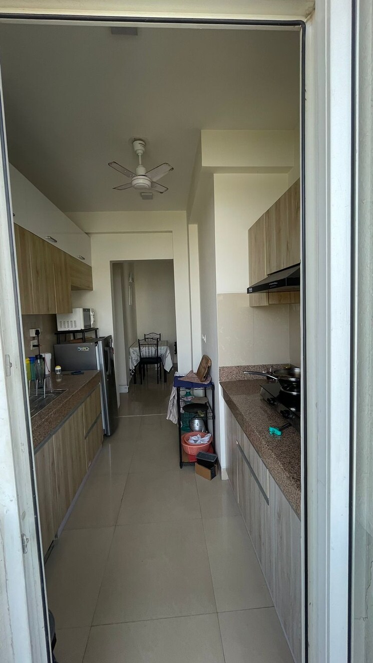  Parking, emaar-emerald-estate 2 Bedroom 1020 Sq.Ft. Apartment In Sector 65 Gurgaon 8629505