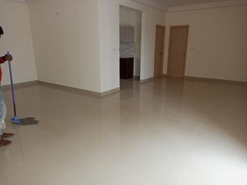 Room in 2 BHK Apartment at Bhartiya Nikoo Homes Phase 2, Thanisandra Main Road – for Rent
