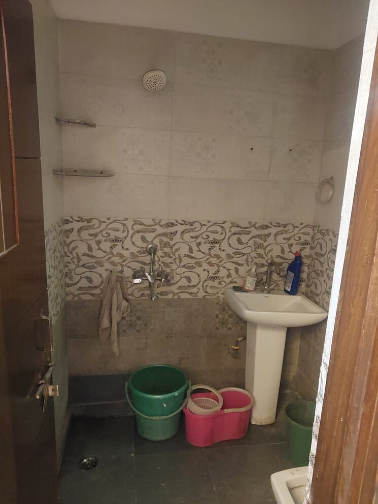 Bathroom, rajendra nagar sector 3 1 Bedroom 570 Sq.Ft. Builder Floor In Rajendra Nagar Sector 3 Ghaziabad 8629515