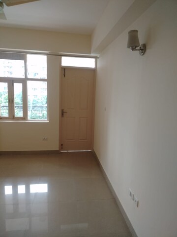 Room in 3 BHK Apartment at Emaar Emerald Estate, Sector 65 – for Rent