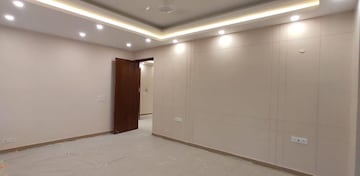 Room in 3 BHK Builder Floor at Faridabad Central – for Sale