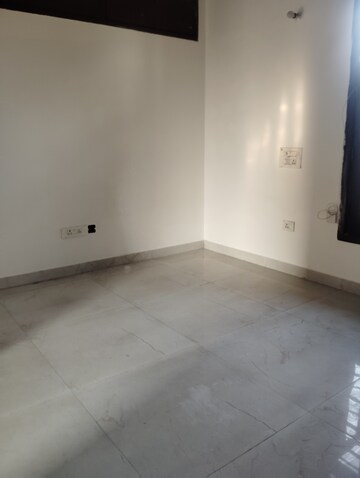 Room in 1.5 BHK Independent House at Sector 46 – for Rent