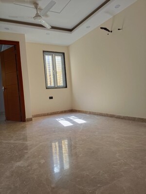 Room in 3 BHK Builder Floor at Geetanjali Enclave – for Sale