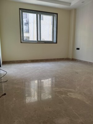 Room in 3 BHK Builder Floor at Geetanjali Enclave – for Sale