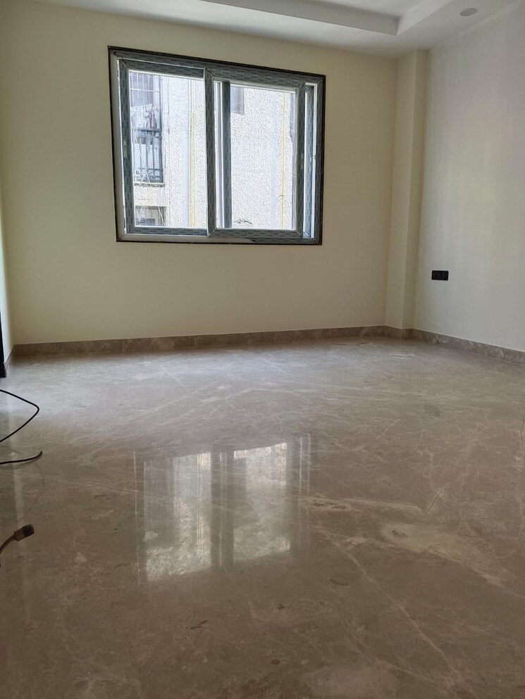 Room, geetanjali enclave 3 Bedroom 345 Sq.Yd. Builder Floor In Geetanjali Enclave Delhi 8629579