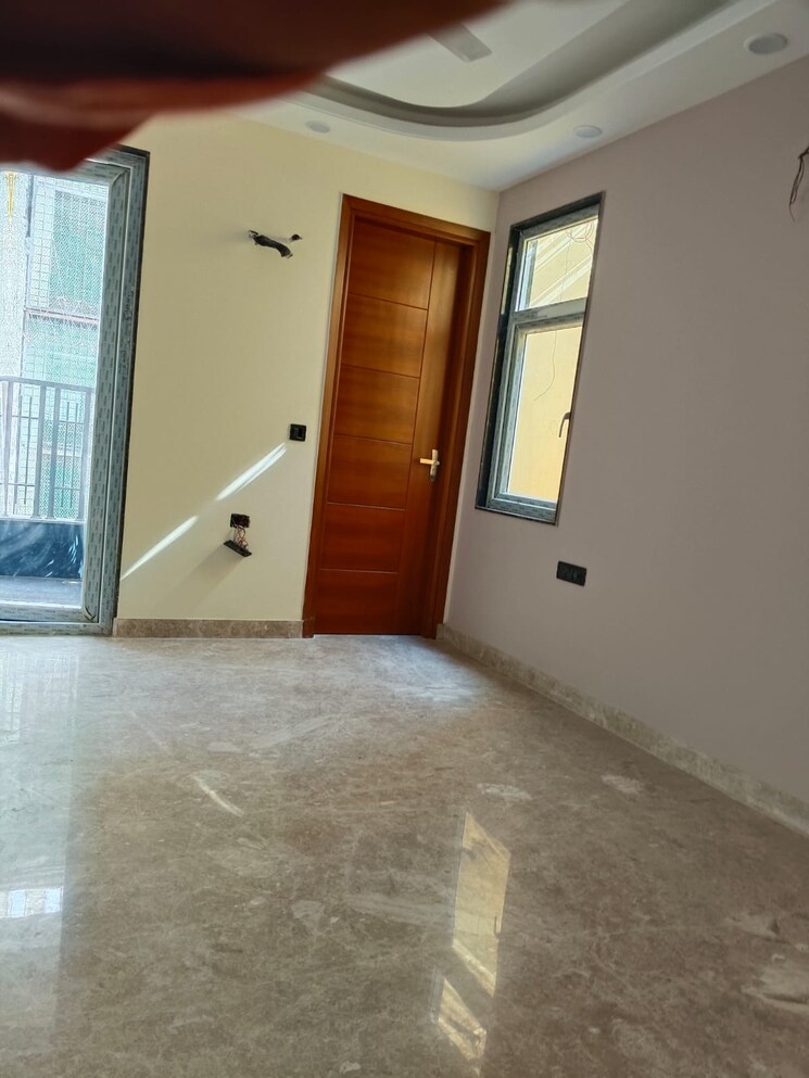 Room, geetanjali enclave 3 Bedroom 345 Sq.Yd. Builder Floor In Geetanjali Enclave Delhi 8629579