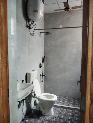 Bathroom in 1 RK Independent House at Sector 49 – for Rent