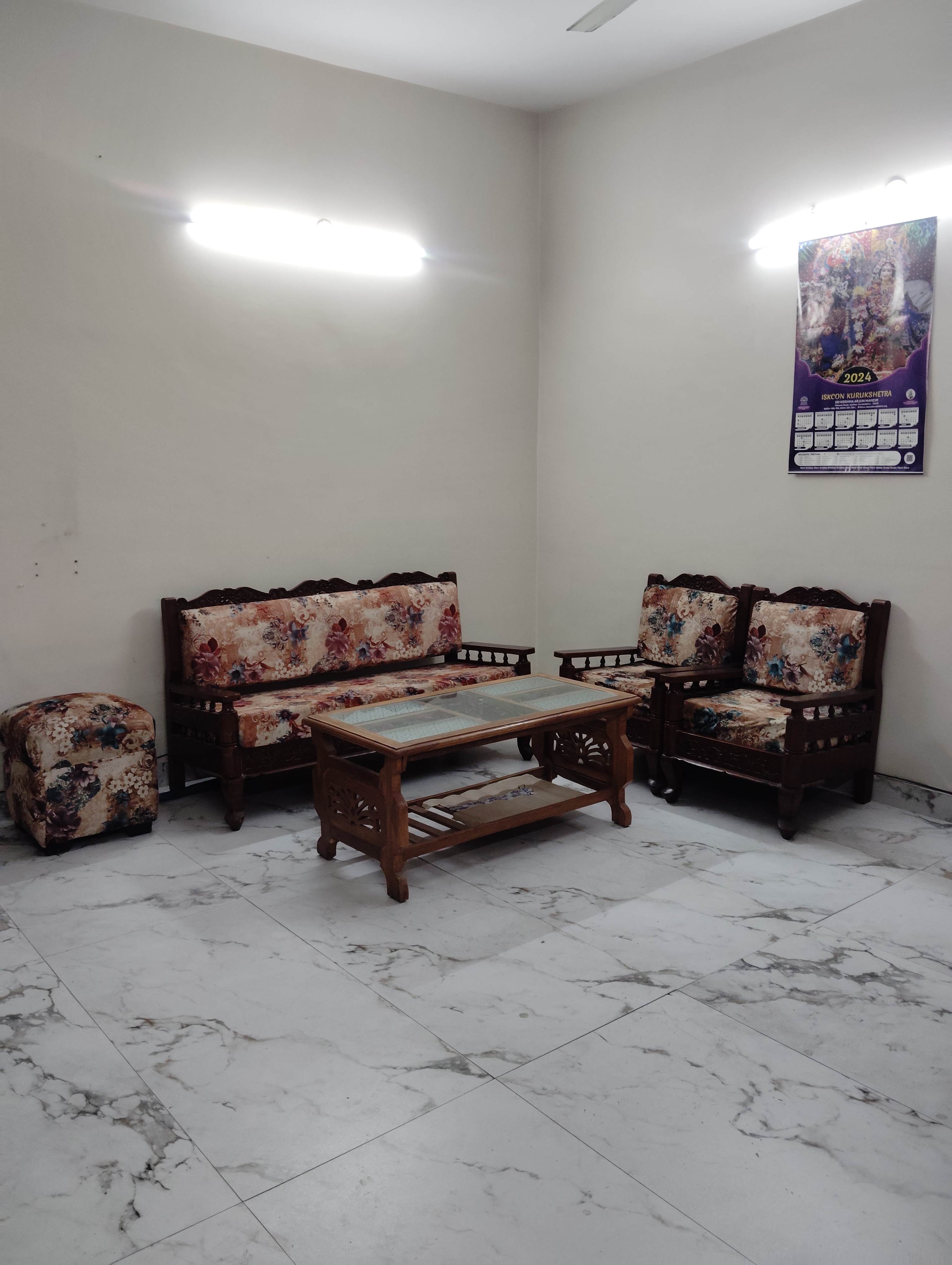 1 Rk+ Pooja Room Independent House For Rent in Sector 49